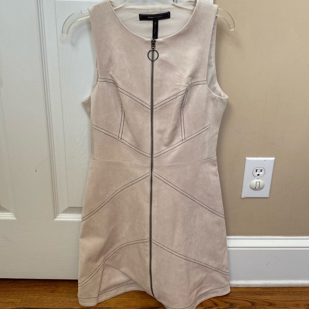 BCBG size 0 beautiful beige dress
